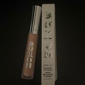 Buxom full-on plumping lip cream